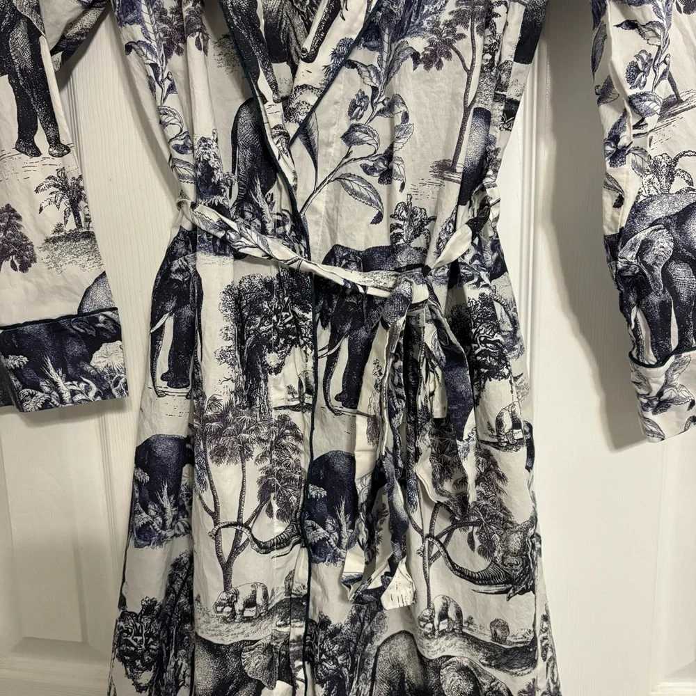 The Cat’s Pajamas Safari Toile Luxe Pima Shawl Robe - Picture 5 of 9